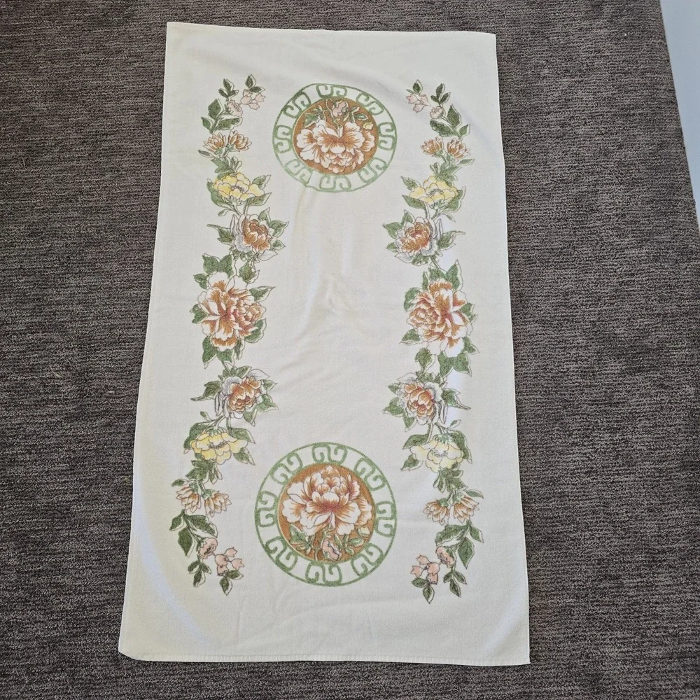 Vtg 70s JP Stevens Utica Fine Arts Bath Towel Floral Flowers 24x44‎